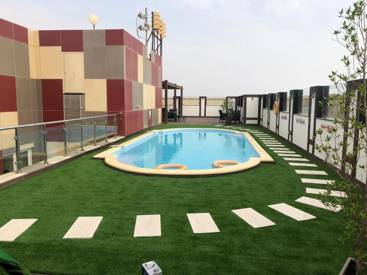Ascott Tahlia Jeddah Apartment Bagian luar foto
