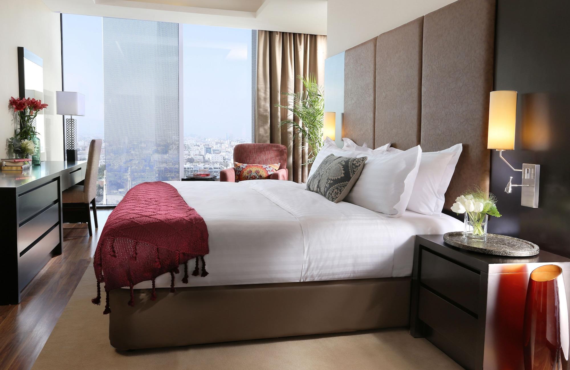 Ascott Tahlia Jeddah Apartment Bagian luar foto