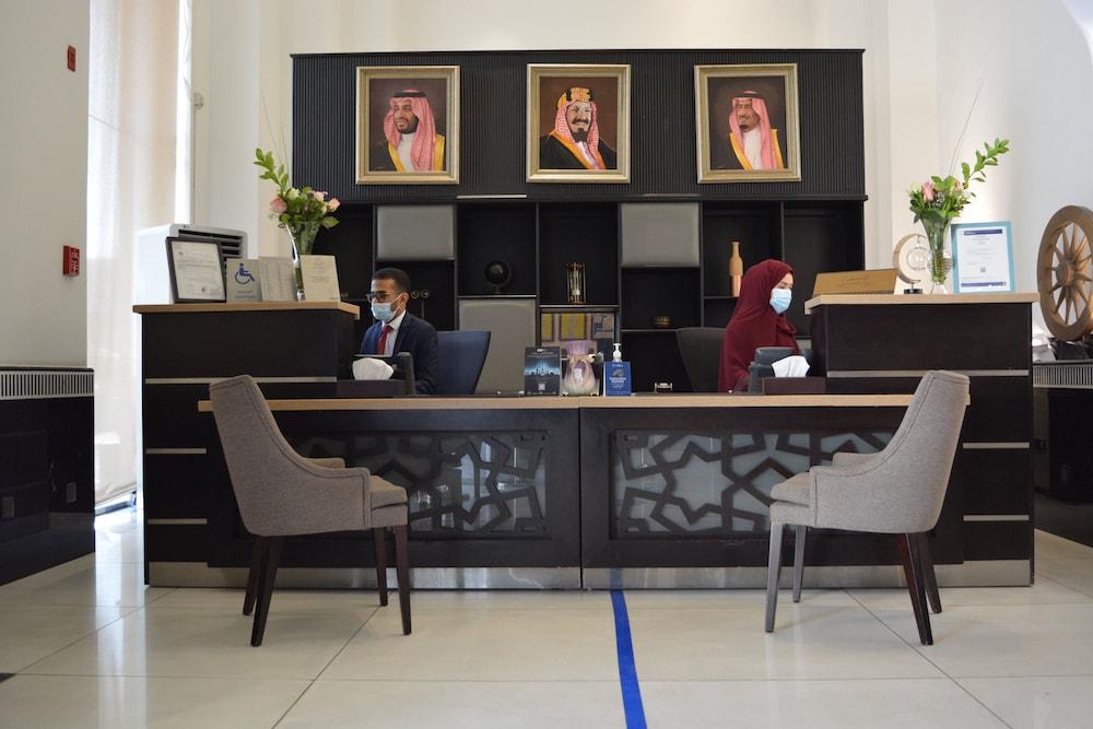 Ascott Tahlia Jeddah Apartment Bagian luar foto