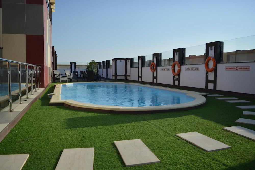 Ascott Tahlia Jeddah Apartment Bagian luar foto