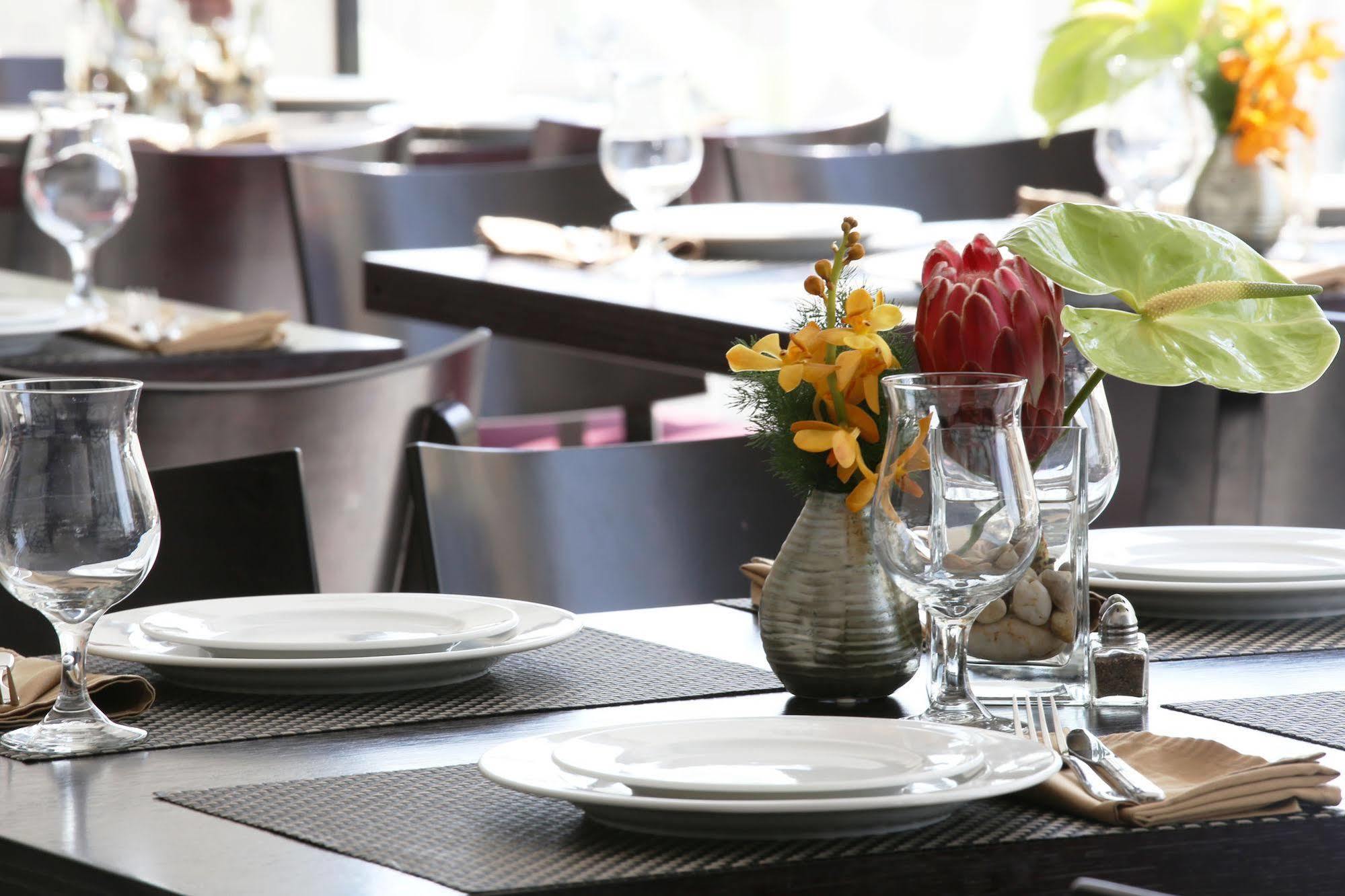 Ascott Tahlia Jeddah Apartment Bagian luar foto