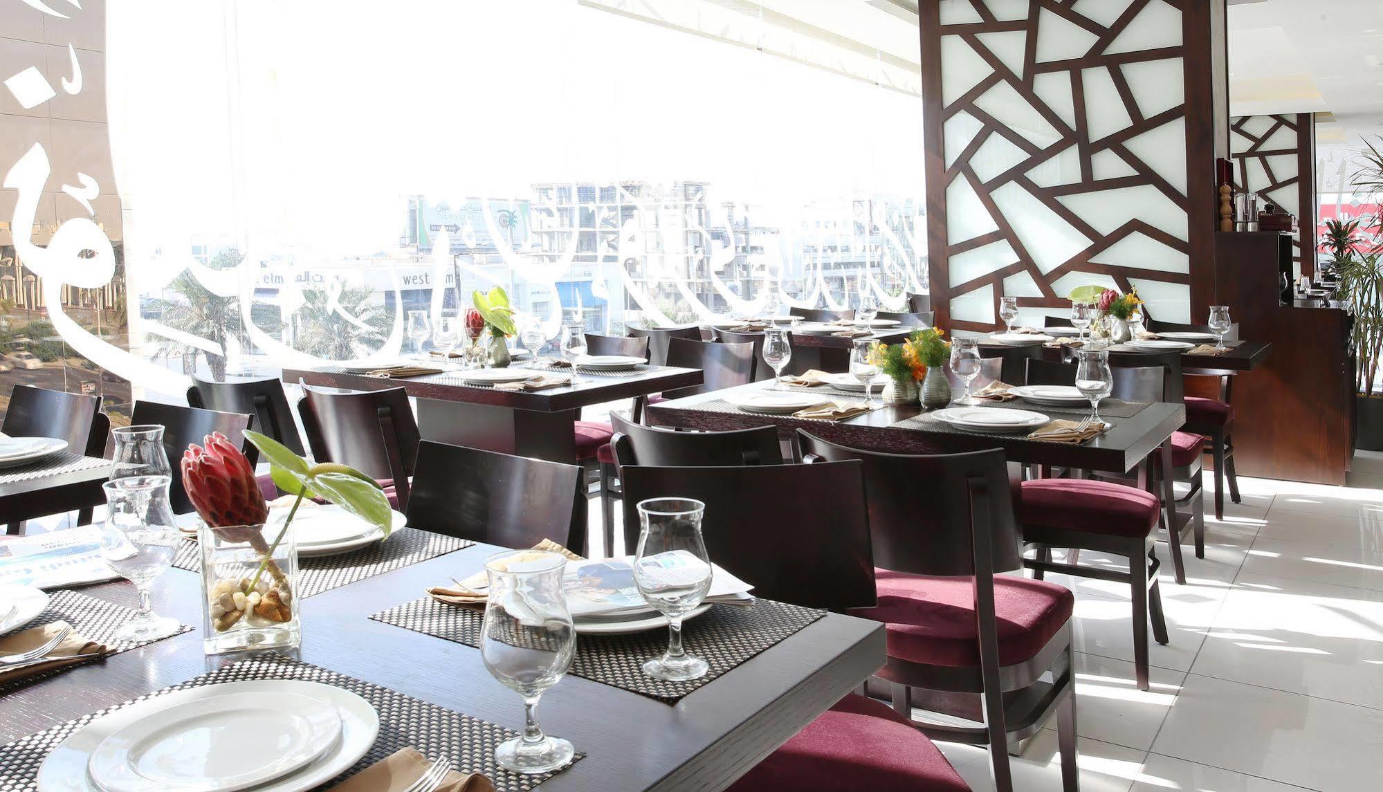 Ascott Tahlia Jeddah Apartment Bagian luar foto